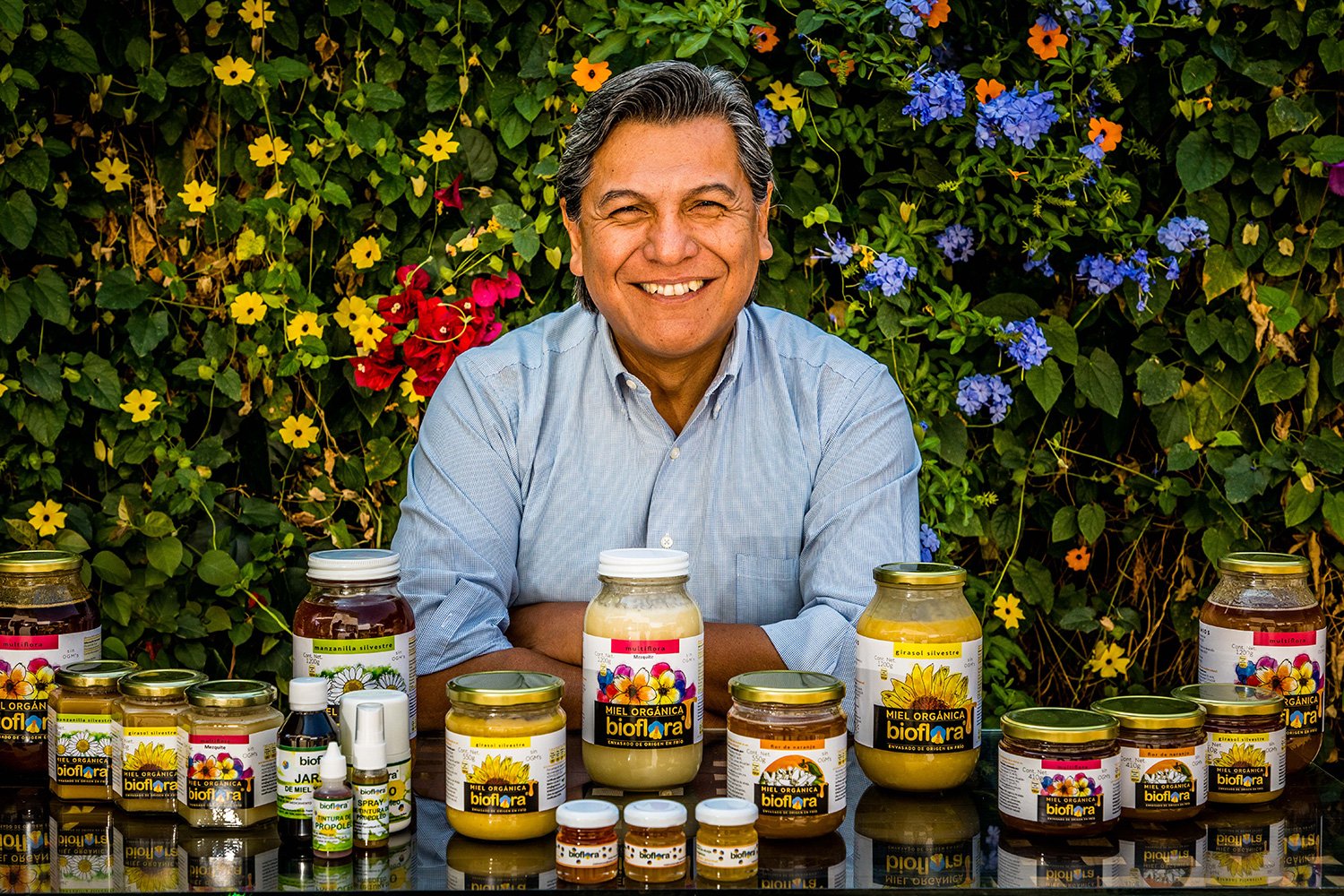 Luis Enrique Castañón Chavarría, Managing Director of Miel Mexicana, shows the products sold in the local market under the brand Bioflora.